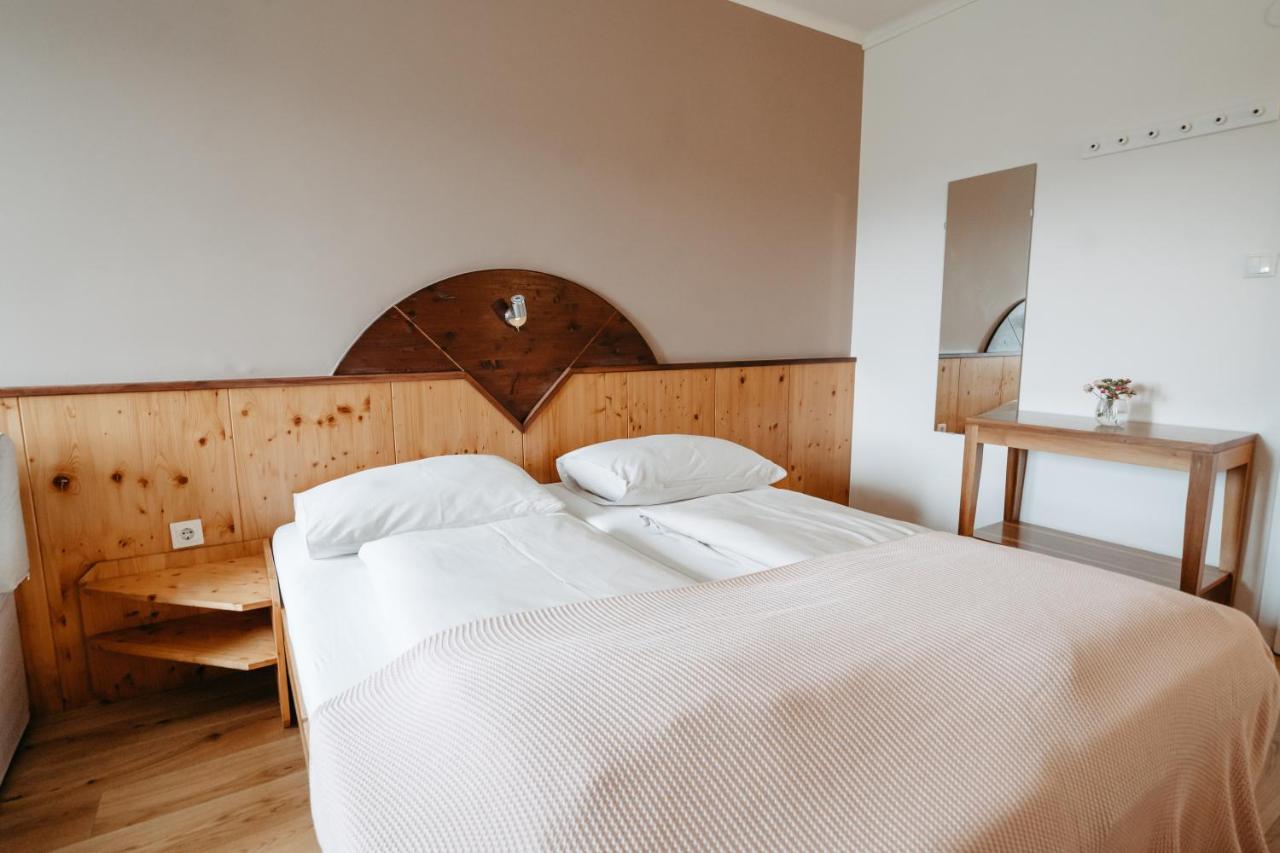 Hotel - Restaurant Soleo Krumpendorf Dış mekan fotoğraf